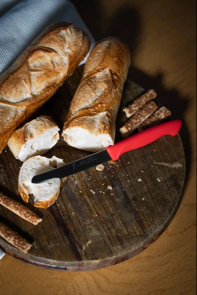 Solingen Kırmızı Sebze Bıçağı – Tırtıklı, 22 cm, Paslanmaz Alman Çeliği, Ergonomik Sap (Tekli) ürün görseli