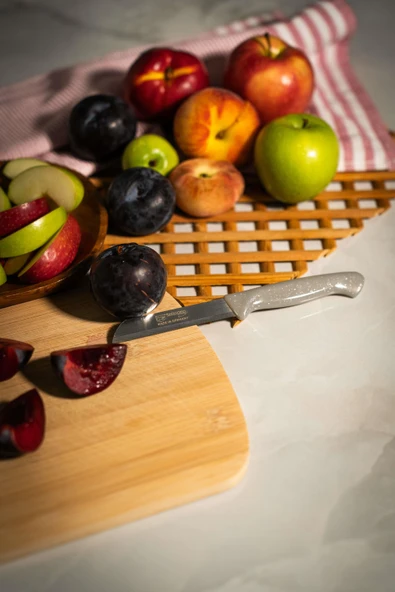 Solingen Simli Deliksiz Meyve Bıçağı – Gri Saplı, 18,5 cm, Paslanmaz Alman Çeliği (Tekli) ürün görseli