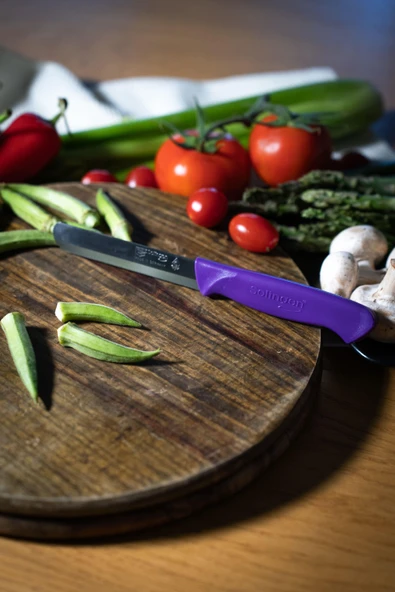 Solingen Ava Mor Bıçak – Tırtıklı, 18,5 cm, Paslanmaz Alman Çeliği, Ergonomik Sap (Tekli) ürün görseli