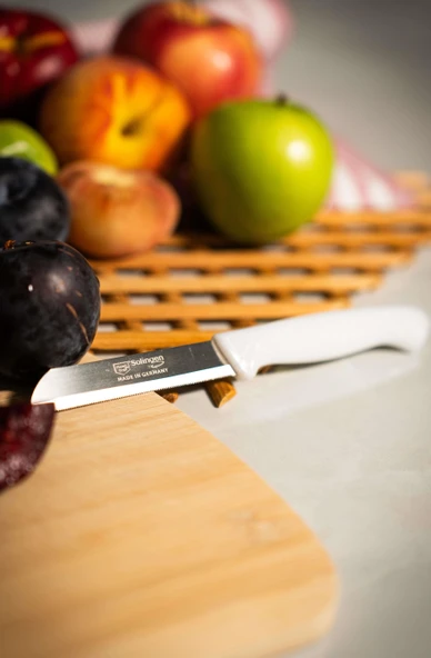 Solingen Simli Deliksiz Meyve Bıçağı – Beyaz Saplı, 18,5 cm, Paslanmaz Alman Çeliği (Tekli) ürün görseli