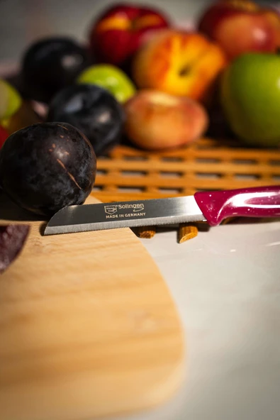 Solingen Simli Deliksiz Meyve Bıçağı – Fuşya Saplı, 18,5 cm, Paslanmaz Alman Çeliği (Tekli) - Resim 2