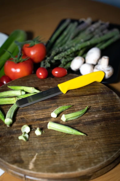 Solingen Ava Sarı Bıçak – Tırtıklı, 18,5 cm, Paslanmaz Alman Çeliği, Ergonomik Sap (Tekli) ürün görseli