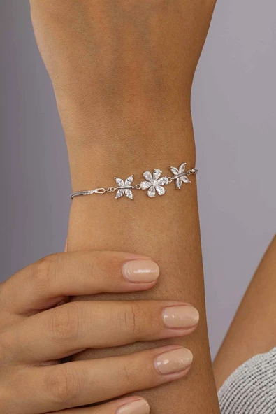 Gümüş Pazarım Yonca Kelebek Figürlü Gümüş Kadın Bileklik ürün görseli 1