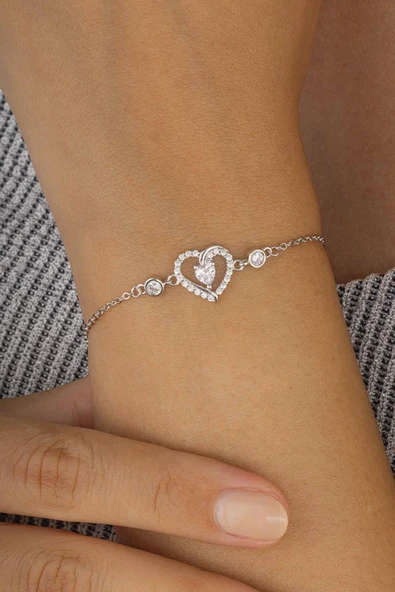 Gümüş Pazarım Kalp Figürlü Taşlı Gümüş Kadın Bileklik ürün görseli 1