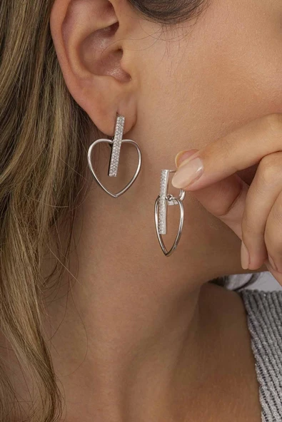 Gümüş Pazarım Kalp Motifli Beyaz Taşlı Gümüş Kadın J Küpe