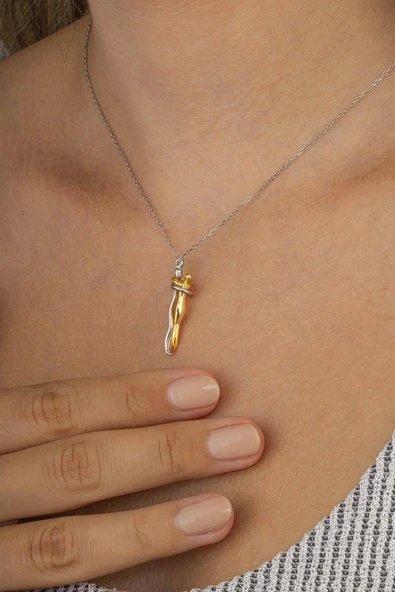 Gümüş Pazarım Sarılan Aşıklar Kadın Erkek Gümüş Kolye ürün görseli 1