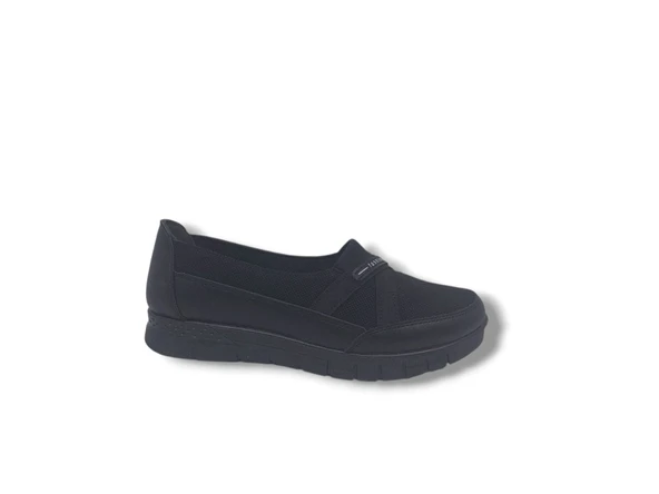 Zerhan 400 Kadın Siyah Komfort Termo Taban Büyük Numara Ayakkabı 41 42 ürün görseli