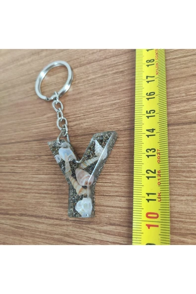 "Y" HARFİ - Kıyı Esintisi Harf Anahtarlık (A–Z) – Gerçek Deniz Kabuğu, Kum ve Şeffaf Epoksi– El Yap - Resim 3