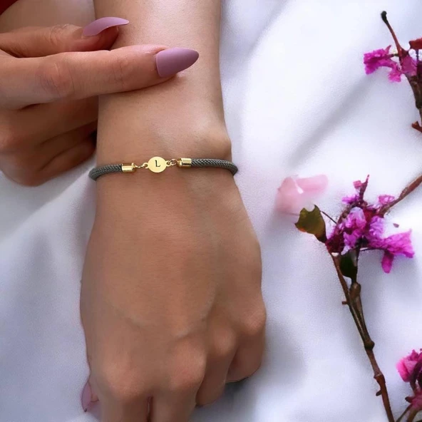 14 Ayar Altın Plakalı Harfe Özel Yeşil İpek Örgülü Yuvarlak Figürlü Hediye Bileklik-579 - Resim 2