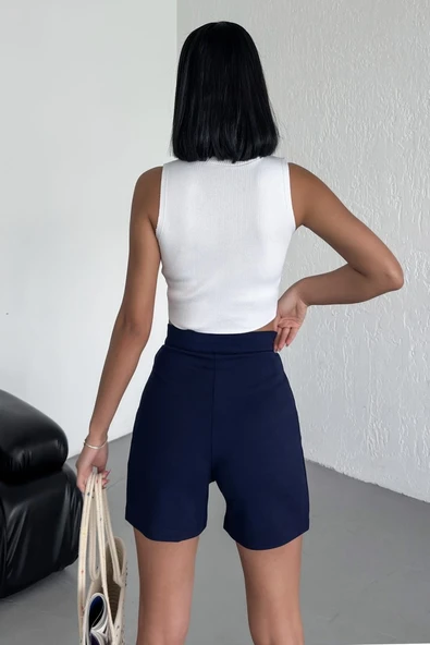 Tarz Ve Rahatlığı Bir Arada Sunan Yüksek Bel Esnek Likralı Krep Şort Lacivert - Resim 5