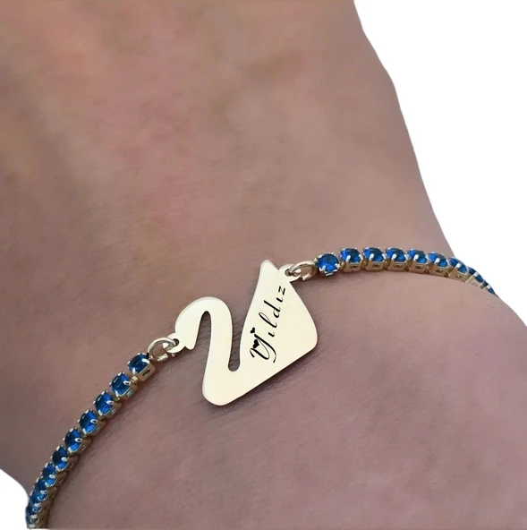 14 Ayar Altın Plakalı İsme Özel Kuğu Kuşu Figürlü Altın Renkli Zincirli Mavi Taş Desenli Hediye Bileklik-600 - Resim 3