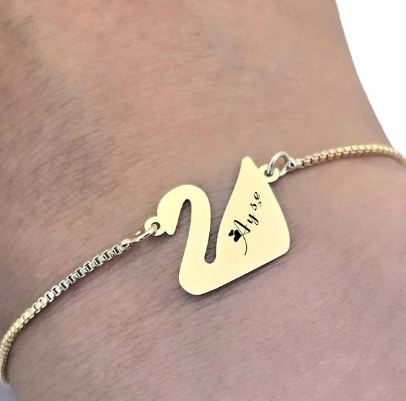 14 Ayar Altın Plakalı İsme Özel Kuğu Kuşu Motifli Altın Renkli Zincirli Hediye Bileklik-599 - Resim 3