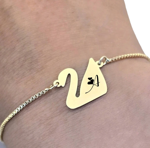 14 Ayar Altın Plakalı Harfe Özel Altın Renkli Zincirli Kuğu Kuşu Motifli Hediye Bileklik-599 - Resim 3