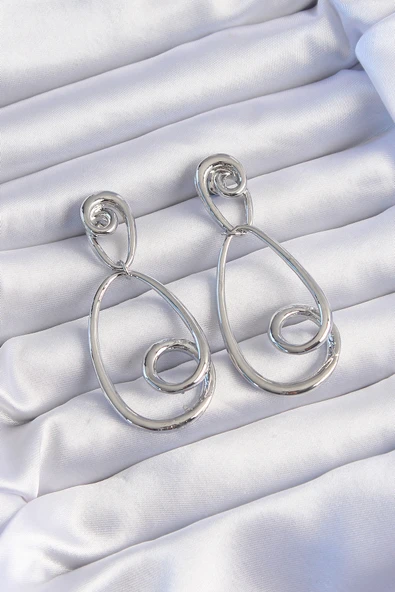 Pirinç Gümüş Renk Kıvrımlı Sallantılı Küpe - TJ-BKP9236 ürün görseli