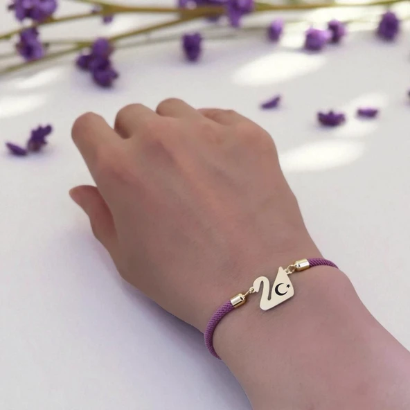 14 Ayar Altın Plakalı Sembole Özel Kuğu Kuşu Motifli Mor İpek Örgülü Hediye Bileklik-605 - Resim 2