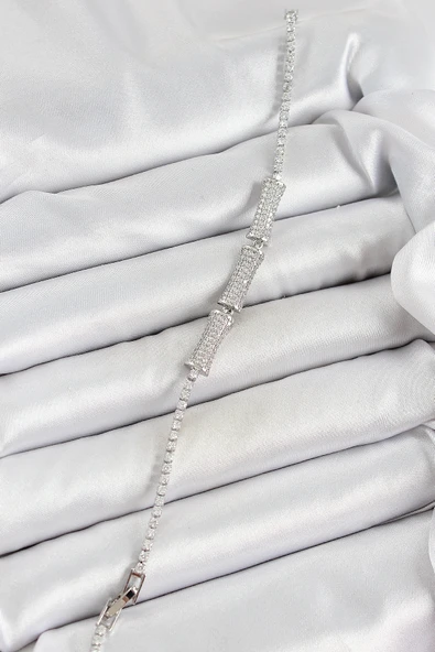 Pirinç Gümüş Renk Zirkon Taşlı Kemik Model Kadın Bileklik - TJ-BB7071 - Resim 2