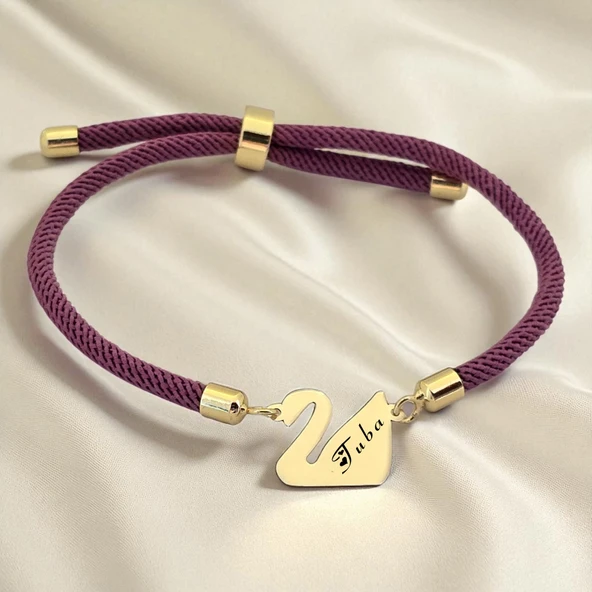 14 Ayar Altın Plakalı İsme Özel Kuğu Kuşu Motifli Mor İpek Örgülü Hediye Bileklik-605 ürün görseli