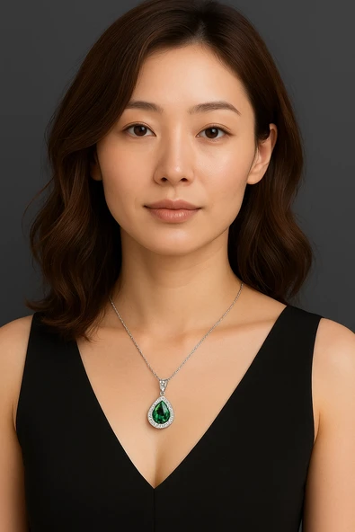 Mystic Glow Damla Zümrüt Yeşili 925 Ayar gümüş zincir kadın kolye ürün görseli