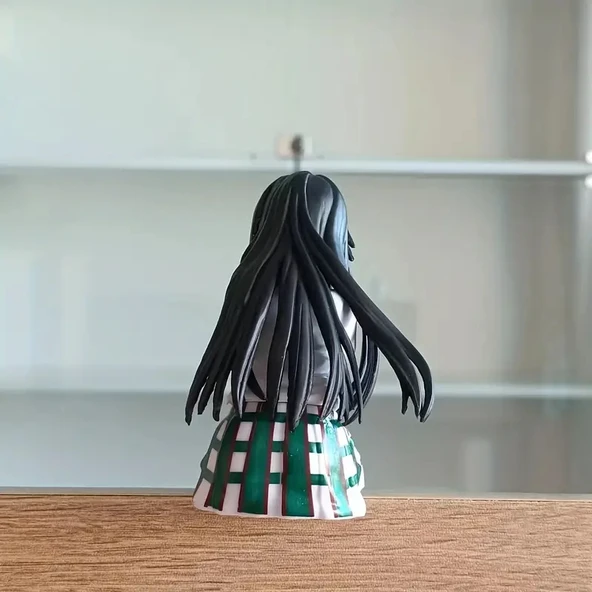 Anime PVC Heykeli - Siyah Saçlı ve Beyaz Kıyafetli Kız - Resim 7