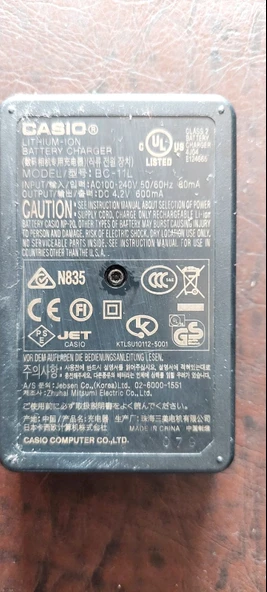 Casio BC-11L Fotoğraf Makinesi Batarya Şarj Cihazı 2.EL KULLANILMIŞ - Resim 2