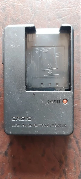 Casio BC-11L Fotoğraf Makinesi Batarya Şarj Cihazı 2.EL KULLANILMIŞ ürün görseli