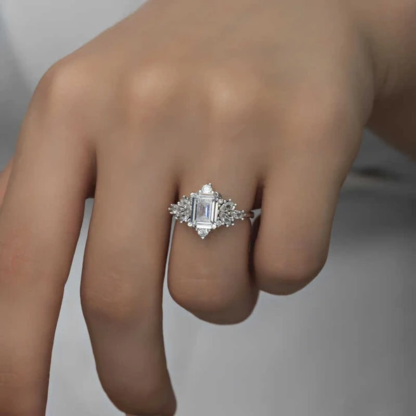 Gümüş Beyaz Baget Taşlı Kadın Yüzük - Resim 2