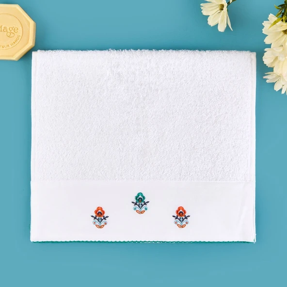 Soft Urban Delight Nakışlı El Havlusu - Ekru - 30x50 cm ürün görseli