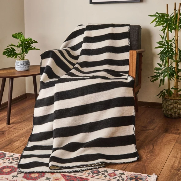 Soft Çizgili Pamuklu Tv Battaniyesi - Siyah / Beyaz - 130x170 cm ürün görseli