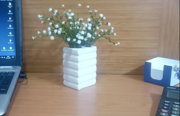 2 ADET VAZO DAHİL,VAZODA ÇİÇEK,BEYAZ YAPAY ÇİÇEK,VAZO DEKORATİF KARE ÇİZGİLİ 8X6X16CM - 3