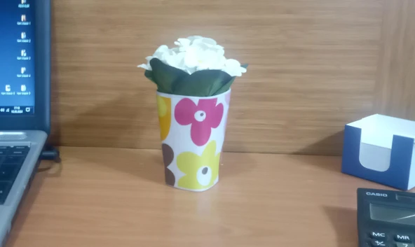 2 ADET VAZO DAHİL,VAZODA ÇİÇEK,BEYAZ YAPAY ÇİÇEK,VAZO DEKORATİF KIRMIZI PAPATYA  7X7X16CM - 3