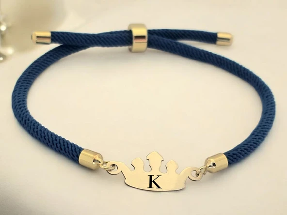 14 Ayar Altın Plakalı Harfe Özel Lacivert Örgü İpli Taç Figürlü Hediye Bileklik-621 ürün görseli