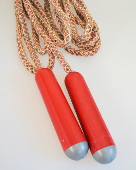 Çocuklar İçin Plastik Tutma Saplı Atlama İpi | Eğlenceli ve Sağlıklı Aktivite - 4