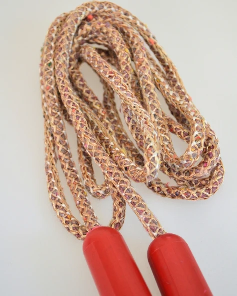 Çocuklar İçin Plastik Tutma Saplı Atlama İpi | Eğlenceli ve Sağlıklı Aktivite - 3