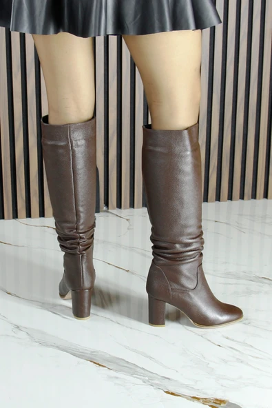 Erkan Saçmacı Kahverengi Hakiki Dana Derisi Büzgülü Fermuarlı Yuvarlak Burun Kalın Topuklu Çizme - 5