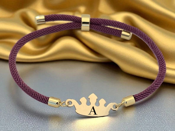 14 Ayar Altın Plakalı Harfe Özel Mor İpek Örgülü Taç Motifli Hediye Bileklik-622 ürün görseli