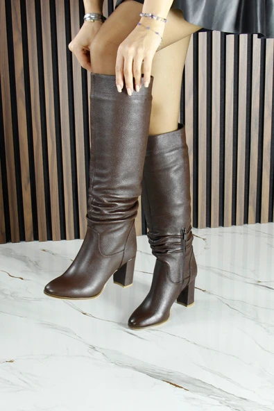 Erkan Saçmacı Kahverengi Hakiki Dana Derisi Büzgülü Fermuarlı Yuvarlak Burun Kalın Topuklu Çizme - 3