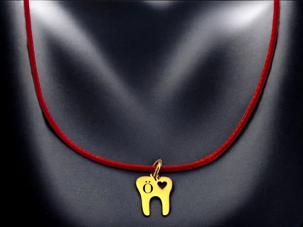 14 Ayar Altın Plakalı Harfe Özel Kırmızı Bağlıklı Kalp Detaylı Diş Figürlü Hediyelik Kolye-627 ürün görseli