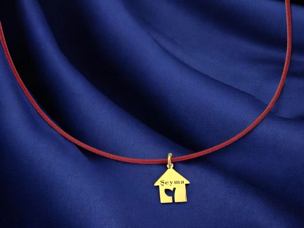 14 Ayar Altın Plakalı İsme Özel Ev Motifli Kırmızı Bağlıklı Hediyelik Kolye-628 ürün görseli