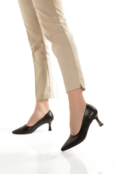 Siyah Mat Stiletto Kısa Kadeh Topuklu Ayakkabı - Kandy ürün görseli