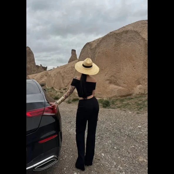 Madonna yaka bol paça pantolonlu takım - Resim 4