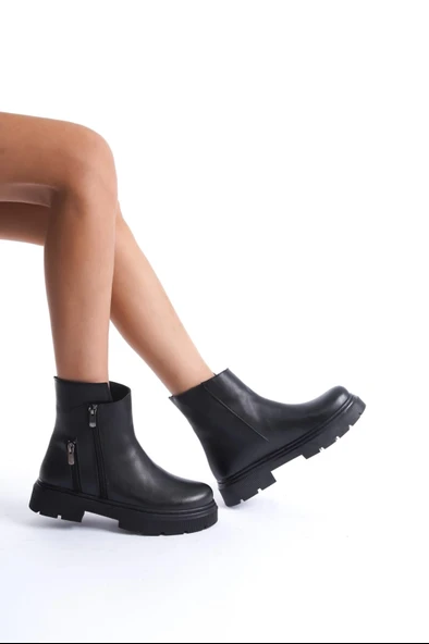 Menta Siyah Cilt Fermuar Aksesuarlı Bot - Resim 3