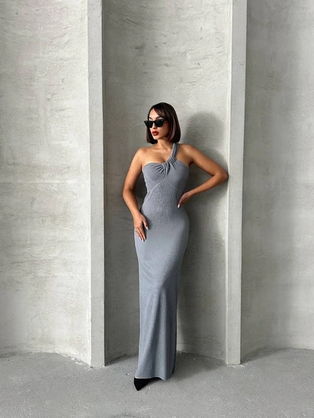 Tek omuz pliseli elbise ürün görseli