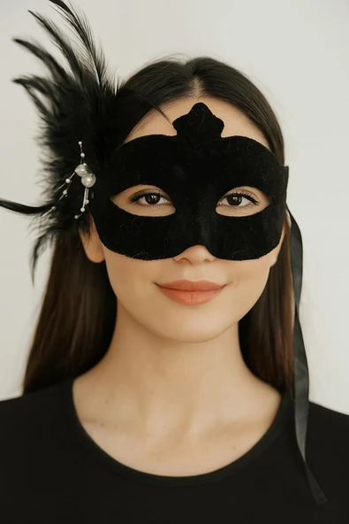 Siyah Renk Yandan Tüylü Süet Kaplama Beyaz İncili Parti Maskesi 18X15 cm - Resim 3