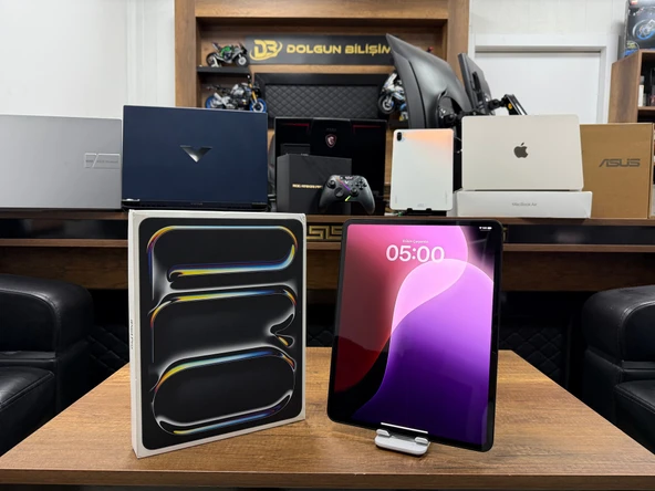 Apple iPad Pro 7. Nesil 256GB 13” MVX23TU/A Uzay Siyahı Tablet (İKİNCİ EL)