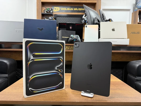 Apple iPad Pro 7. Nesil 256GB 13” MVX23TU/A Uzay Siyahı Tablet (İKİNCİ EL) - 2