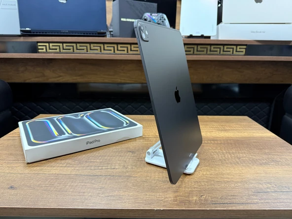 Apple iPad Pro 7. Nesil 256GB 13” MVX23TU/A Uzay Siyahı Tablet (İKİNCİ EL) - 4