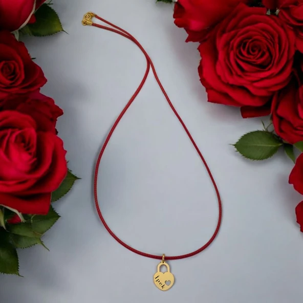 14 Ayar Altın Plakalı Doğum Günü Hediyesi İçin İsme Özel Kalp Motifli Kırmızı Bağlıklı Kolye-633 ürün görseli