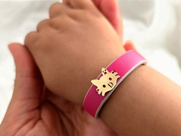 14 Ayar Altın Plakalı Harfe Özel Doğal Pembe Derili Kedi Figürlü Hediye Bileklik-634 - Resim 2
