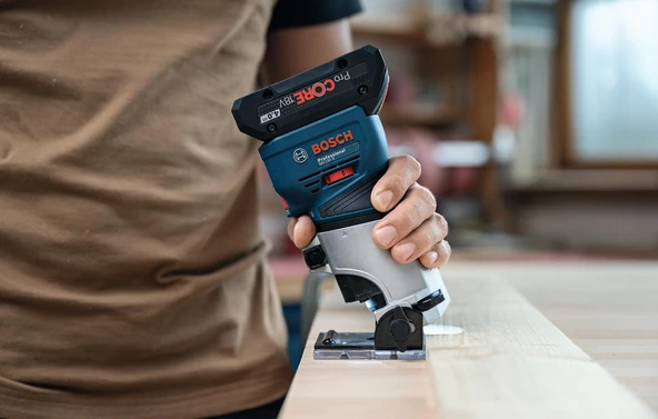 PTTAVM: Bosch GKF 18V-8 + TE 600 Akülü Dik Freze