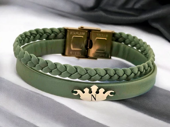 14 Ayar Altın Plakalı Harfe Özel Doğal Yeşil Derili Taç Figürlü Hediye Bileklik-640 ürün görseli